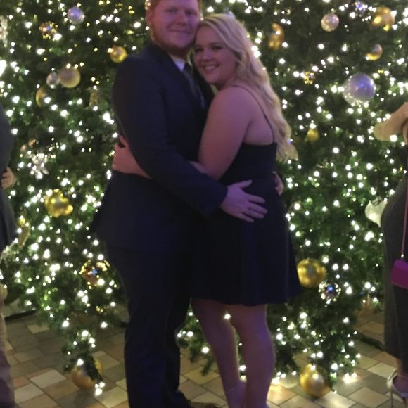 Meet your Posher, Makenzy - Picture 1 of 1